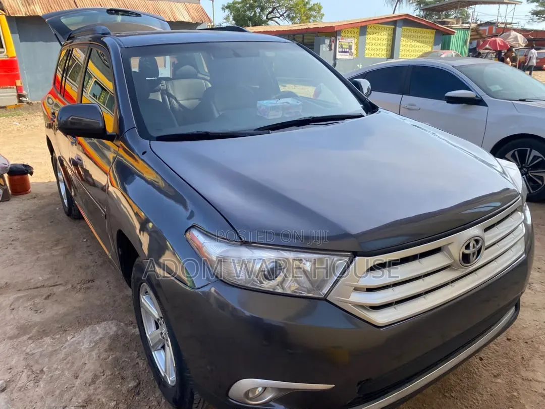 Toyota Highlander V6 2009 Gray