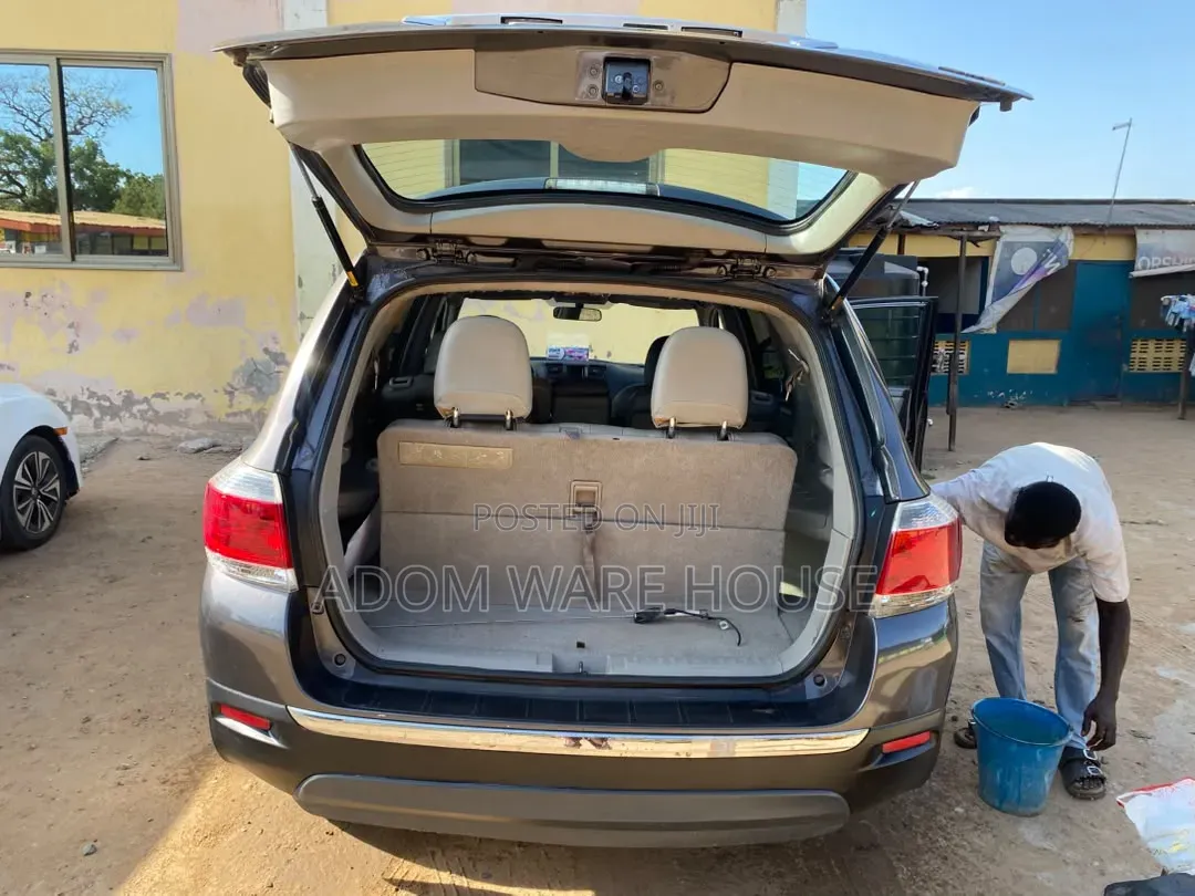 Toyota Highlander V6 2009 Gray