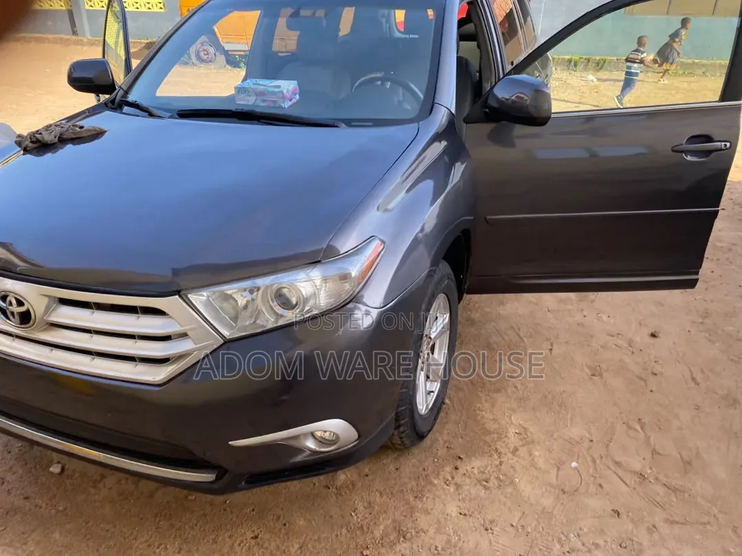Toyota Highlander V6 2009 Gray