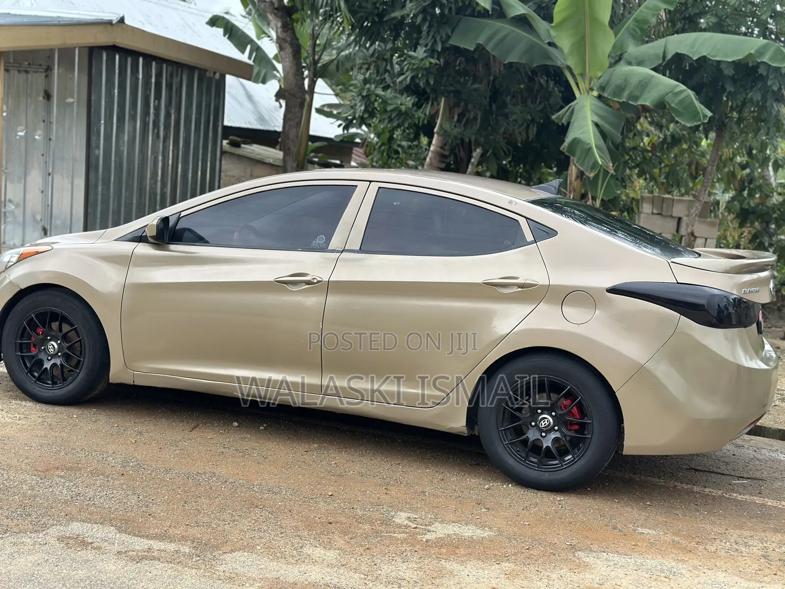 Hyundai Elantra Limited Sedan FWD (1.8L 4cyl 6A) 2013 Beige