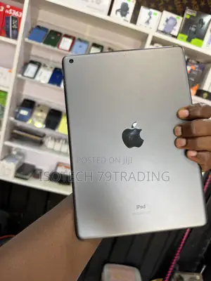 Apple iPad 9.7 64 GB Black