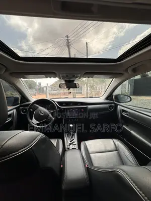 Toyota Corolla XLE (1.8L 4cyl 2A) 2019 Gray
