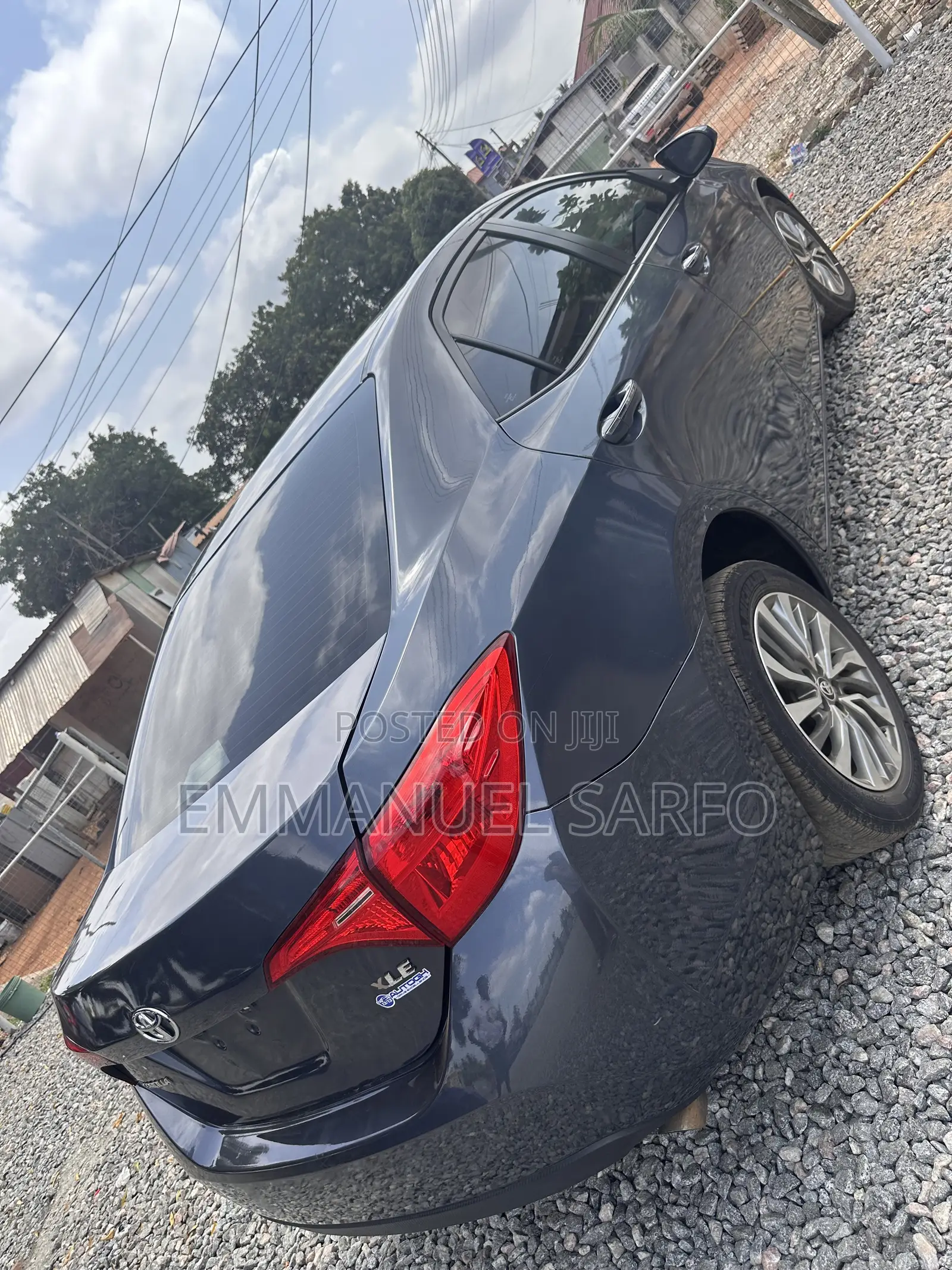 Toyota Corolla XLE (1.8L 4cyl 2A) 2019 Gray