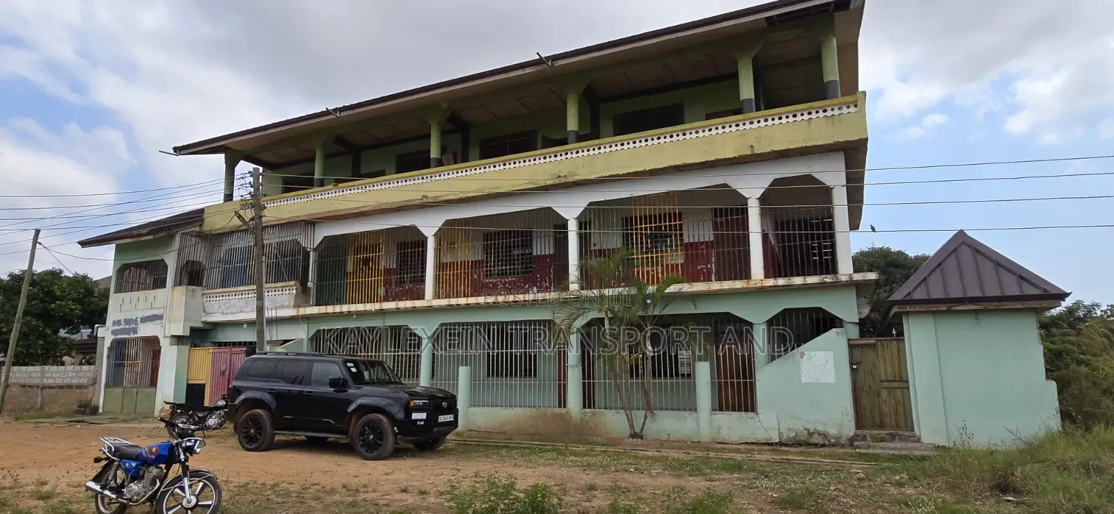 2 Storey on 3 Plots of Land for Sale or Long Lease