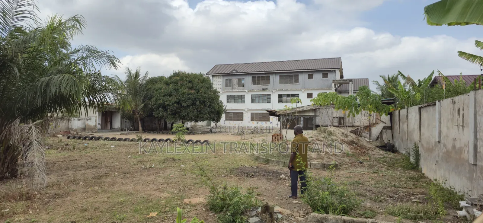 2 Storey on 3 Plots of Land for Sale or Long Lease