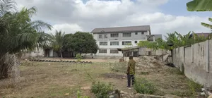 2 Storey on 3 Plots of Land for Sale or Long Lease