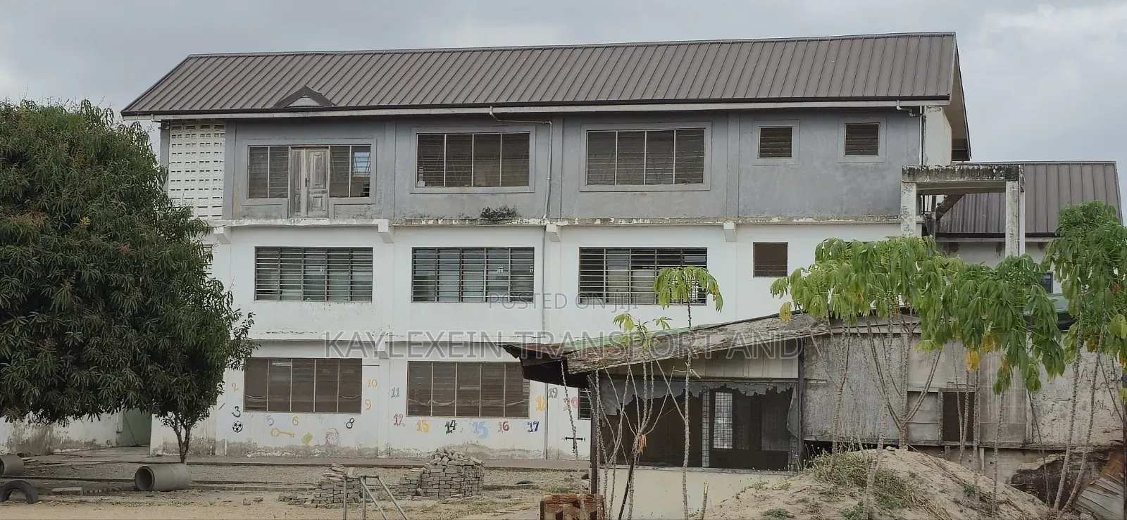 2 Storey on 3 Plots of Land for Sale or Long Lease