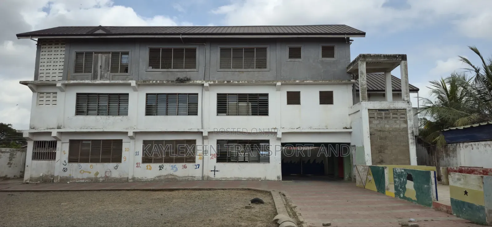 2 Storey on 3 Plots of Land for Sale or Long Lease