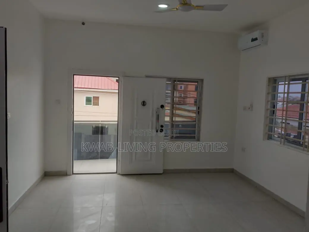 4bdrm House in Lake Side Estate for sale