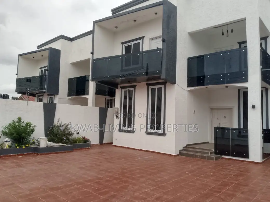 4bdrm House in Lake Side Estate for sale
