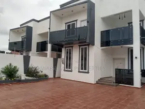 4bdrm House in Lake Side Estate for sale