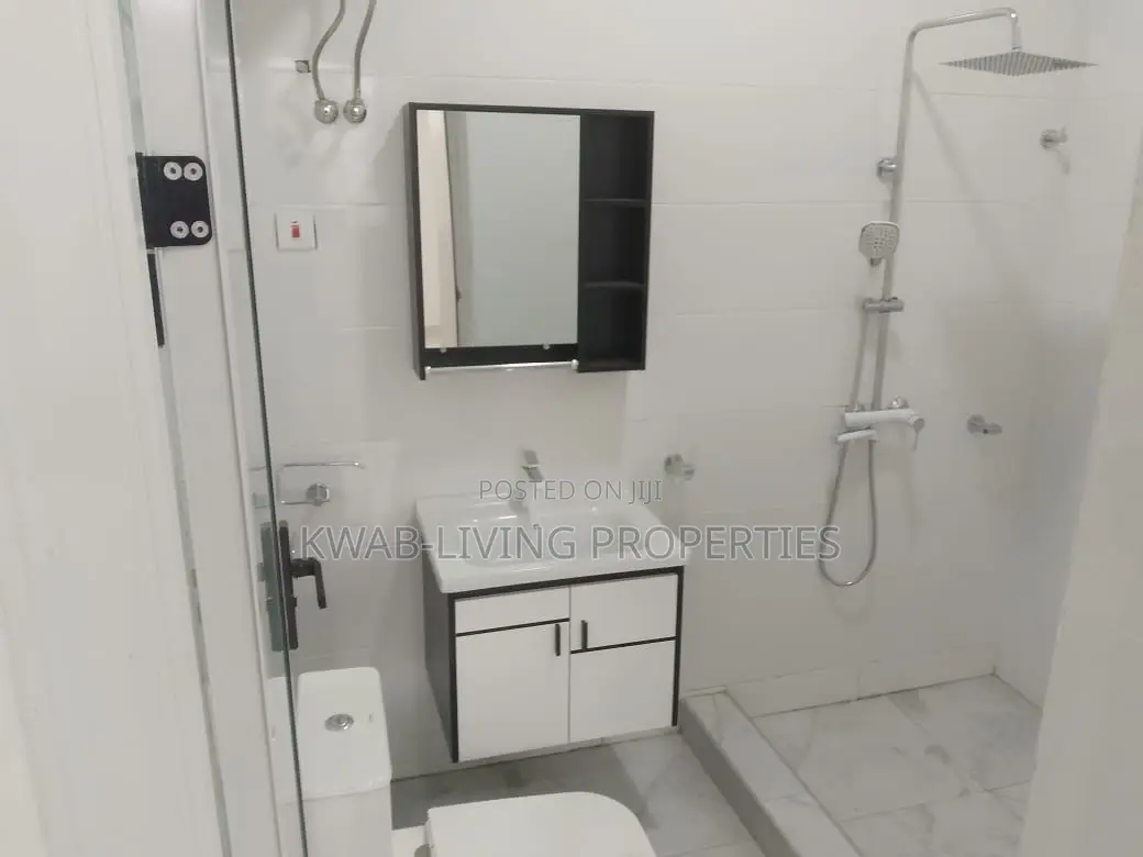 4bdrm House in Lake Side Estate for sale