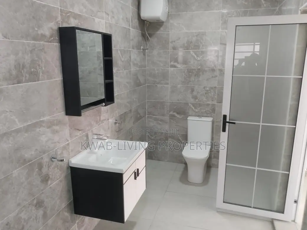 4bdrm House in Lake Side Estate for sale