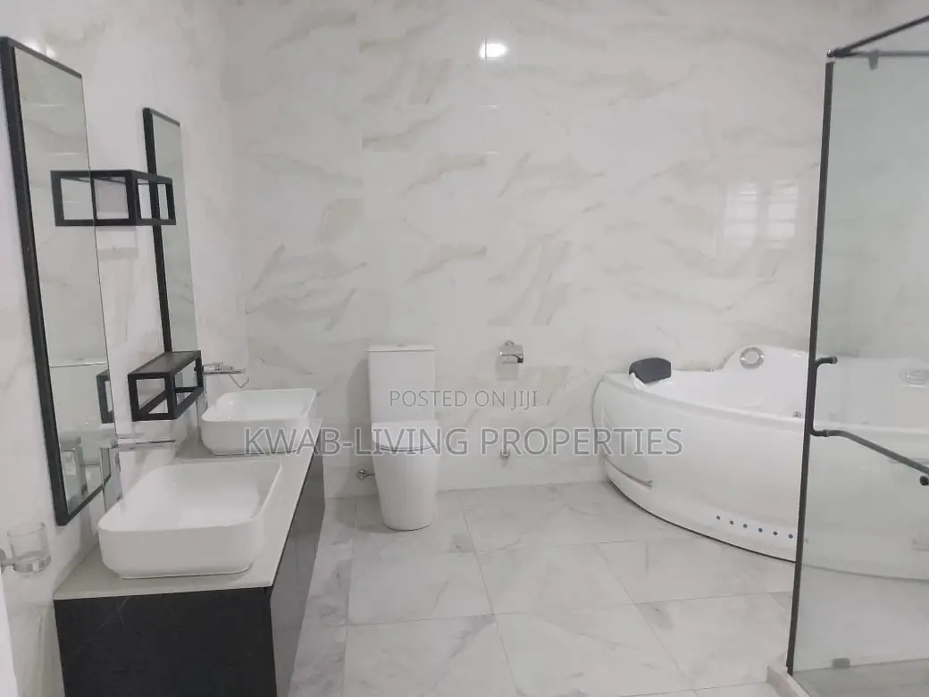 4bdrm House in Lake Side Estate for sale