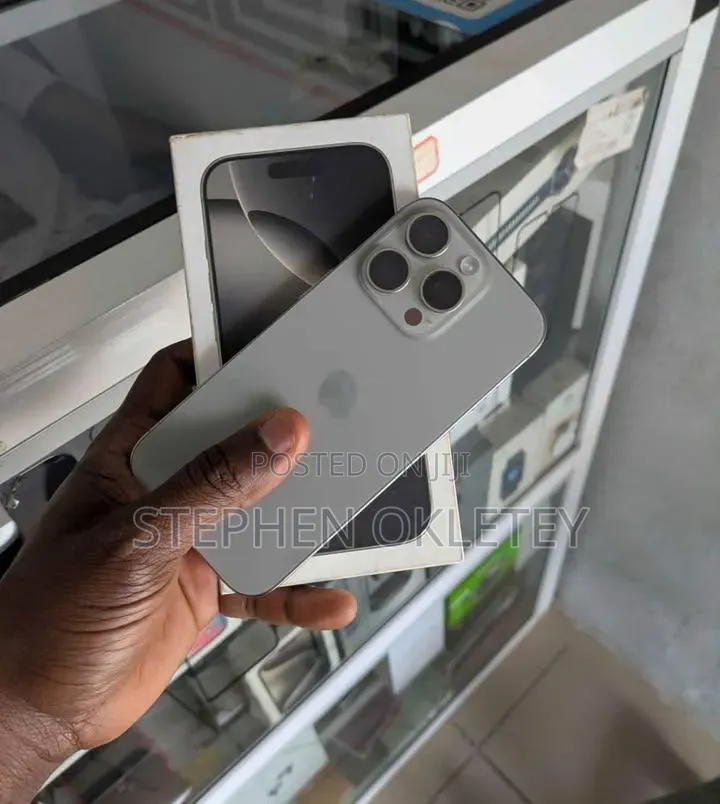 New Apple iPhone 15 Pro Max 256 GB Silver