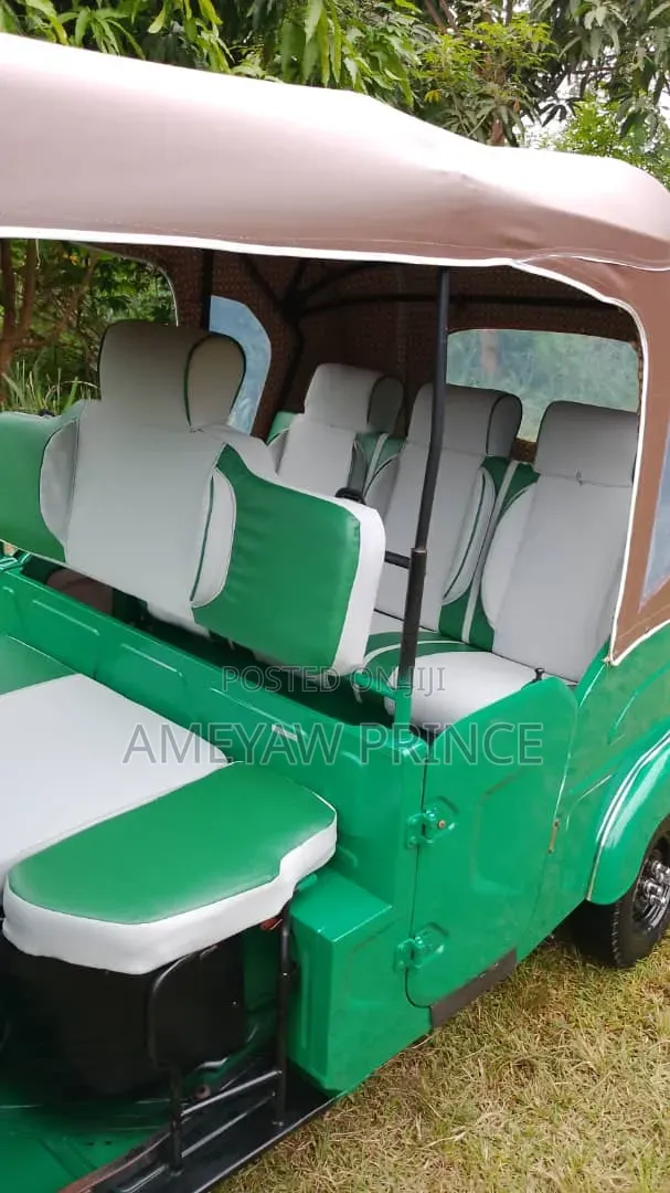 Bajaj RE 2025 Green