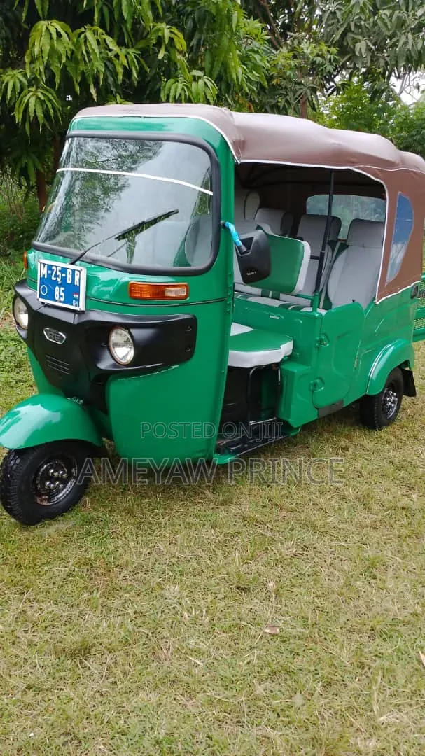 Bajaj RE 2025 Green