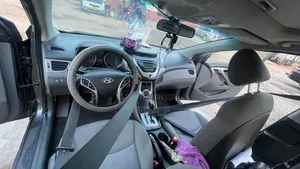 Hyundai Elantra 2012