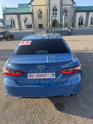 Toyota Camry SE 2023 Blue
