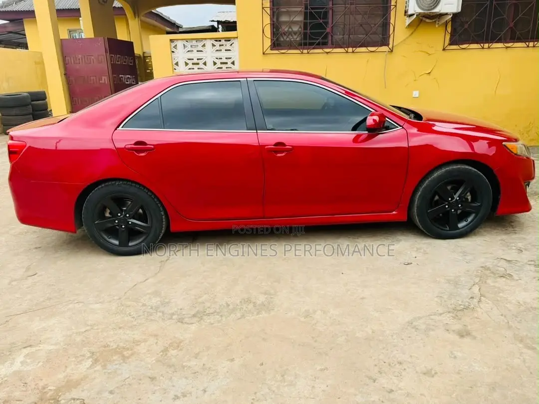 Toyota Camry SE 4dr Sedan (2.5L 4cyl 6A) 2014 Red