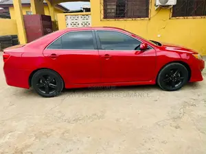 Toyota Camry SE 4dr Sedan (2.5L 4cyl 6A) 2014 Red