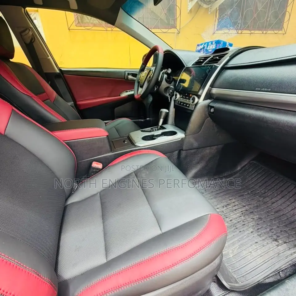 Toyota Camry SE 4dr Sedan (2.5L 4cyl 6A) 2014 Red