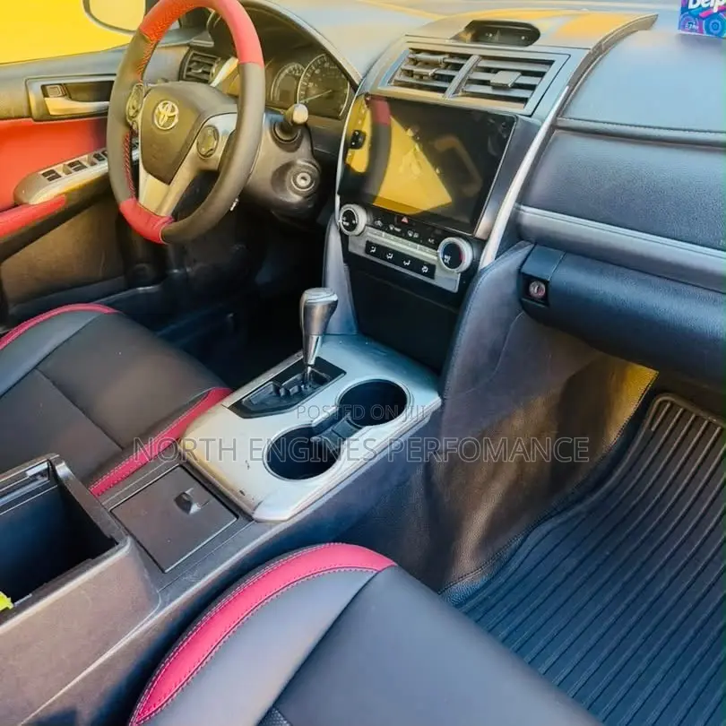 Toyota Camry SE 4dr Sedan (2.5L 4cyl 6A) 2014 Red
