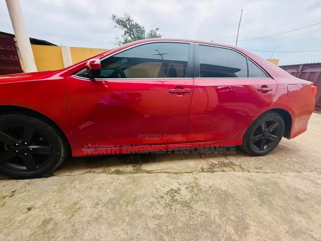 Toyota Camry SE 4dr Sedan (2.5L 4cyl 6A) 2014 Red
