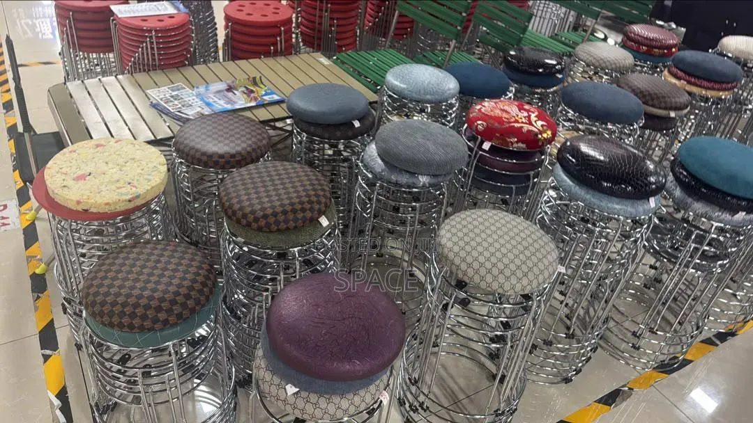 Round Chrome Frame Stool – Durable & Comfortable