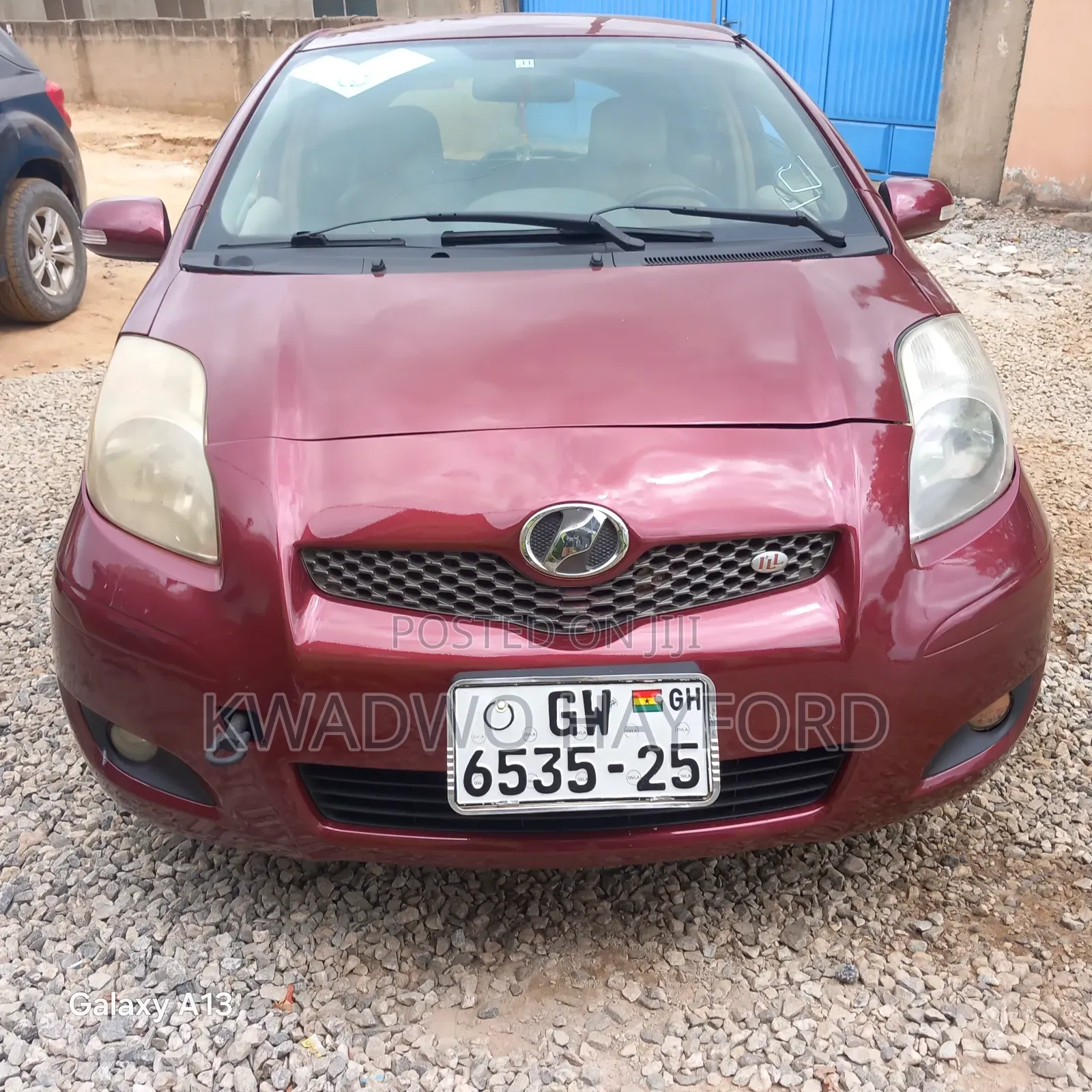 Toyota Vitz 1.3 FWD 3dr 2010 Red