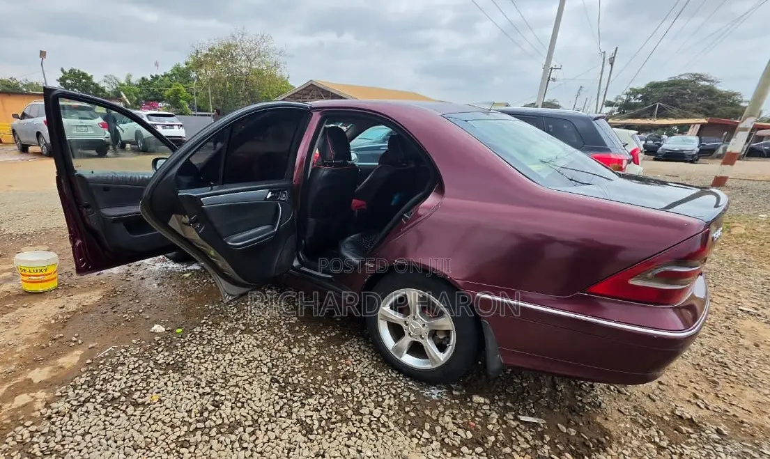 Mercedes-Benz C200 2006 Burgundy