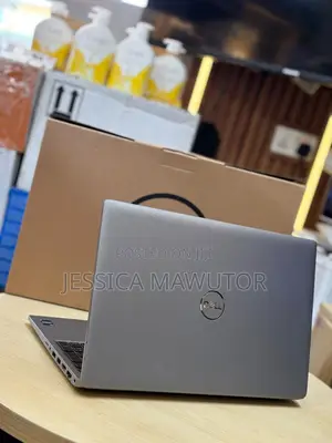 Laptop Dell Precision 3580 32GB Intel Core i7 SSD 1T