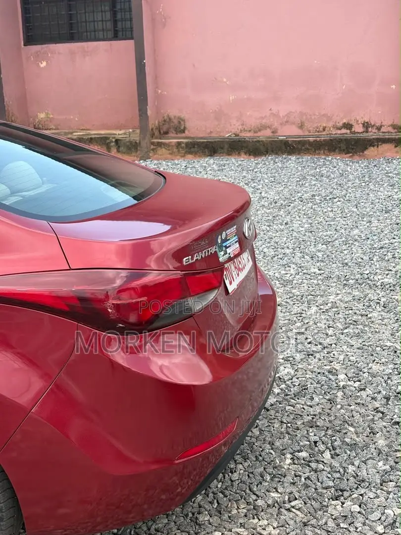 Hyundai Elantra SE 4dr Sedan (1.8L 4cyl 6A) 2015 Red