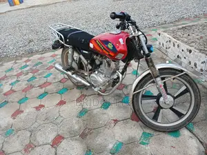 Royal Motorcycle 2025 Red