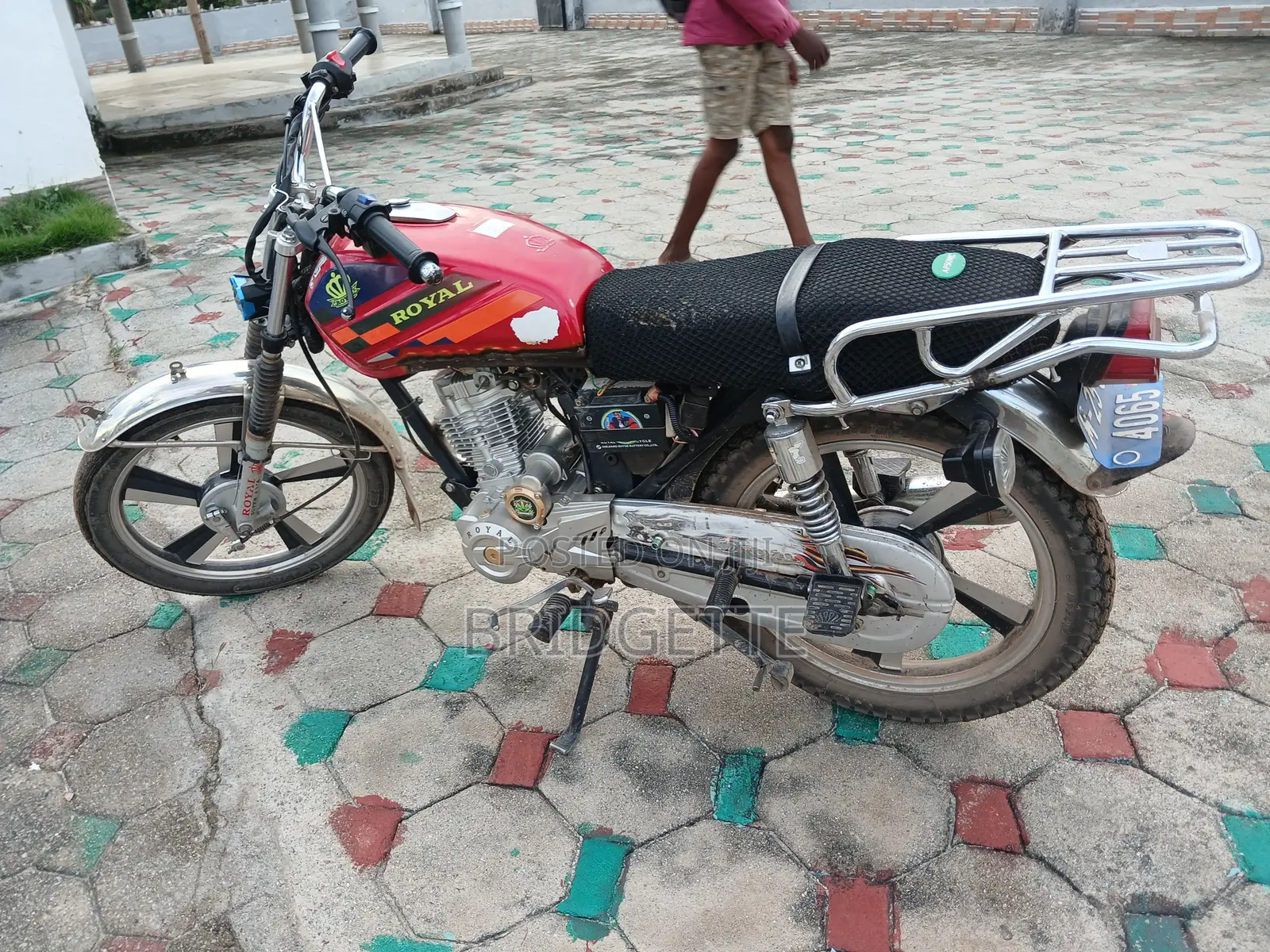 Royal Motorcycle 2025 Red