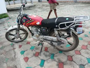Royal Motorcycle 2025 Red