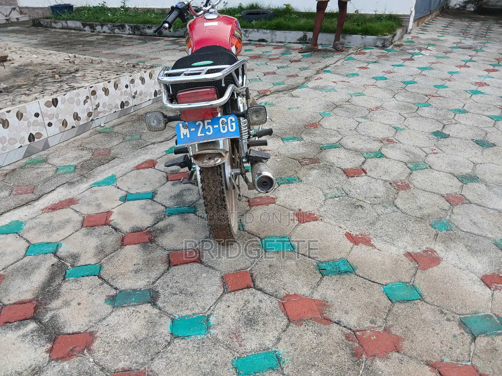 Royal Motorcycle 2025 Red