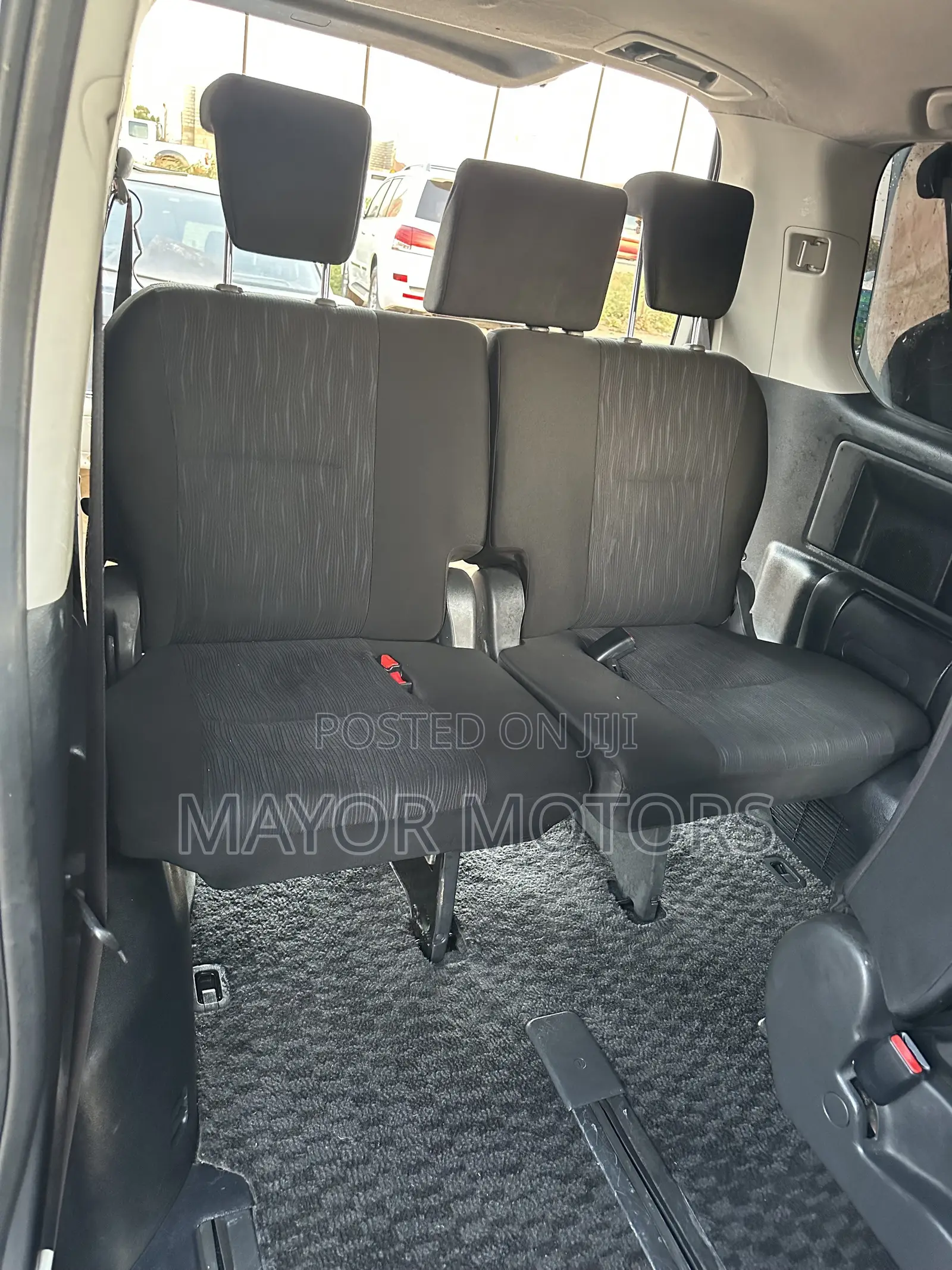 Toyota Voxy X L Edition 2WD 8-Seater 2013 White