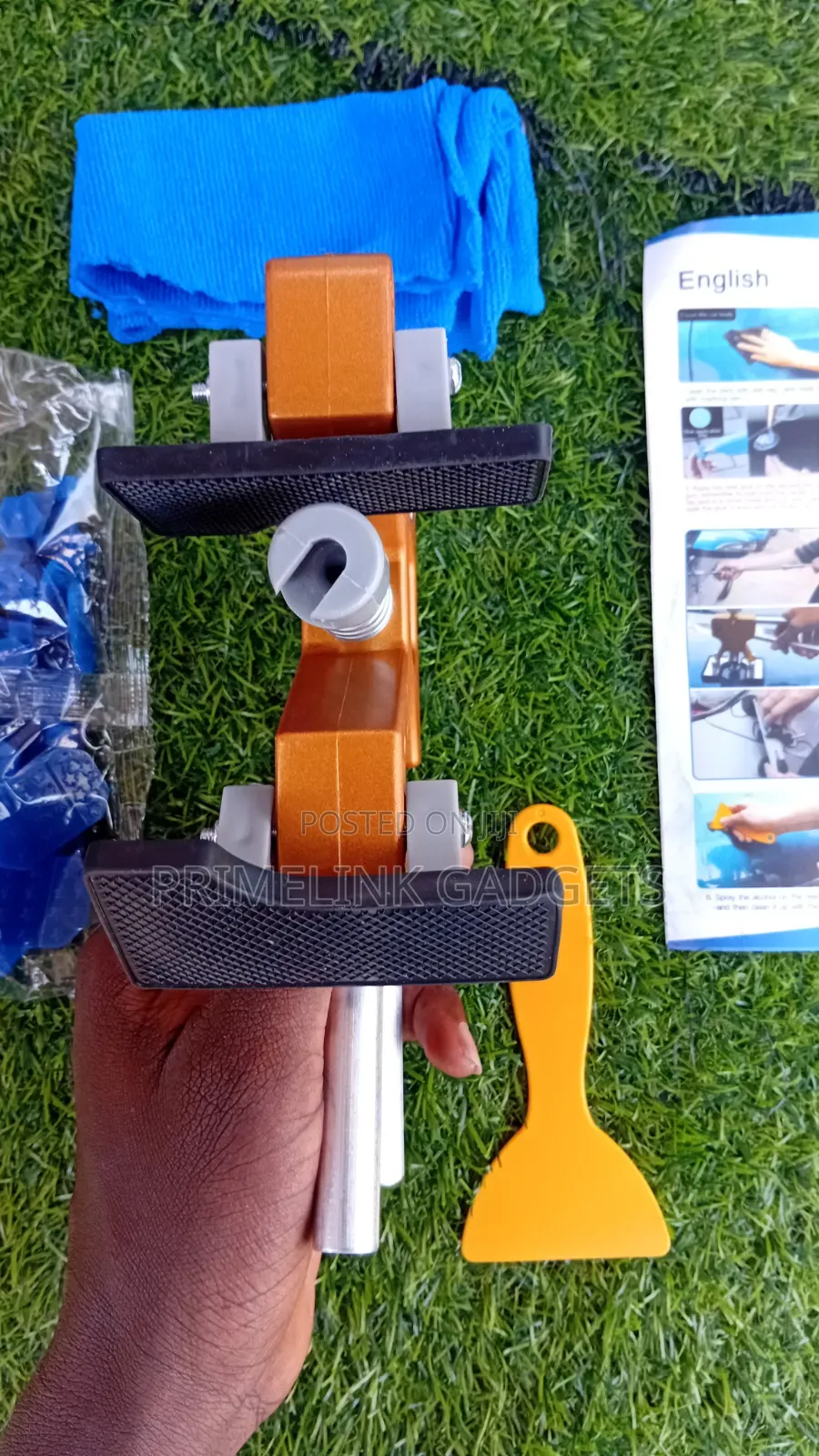 Quality Car Dent Puller (Includes Scraper,Rug, and Attachment Pads)