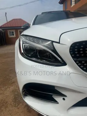 Mercedes-Benz C300 Luxury 4dr AWD 4Matic Sedan (2.0L 4cyl 7A) 2015