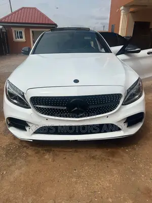 Mercedes-Benz C300 Luxury 4dr AWD 4Matic Sedan (2.0L 4cyl 7A) 2015
