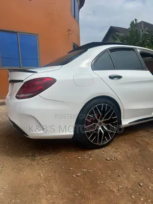 Mercedes-Benz C300 Luxury 4dr AWD 4Matic Sedan (2.0L 4cyl 7A) 2015