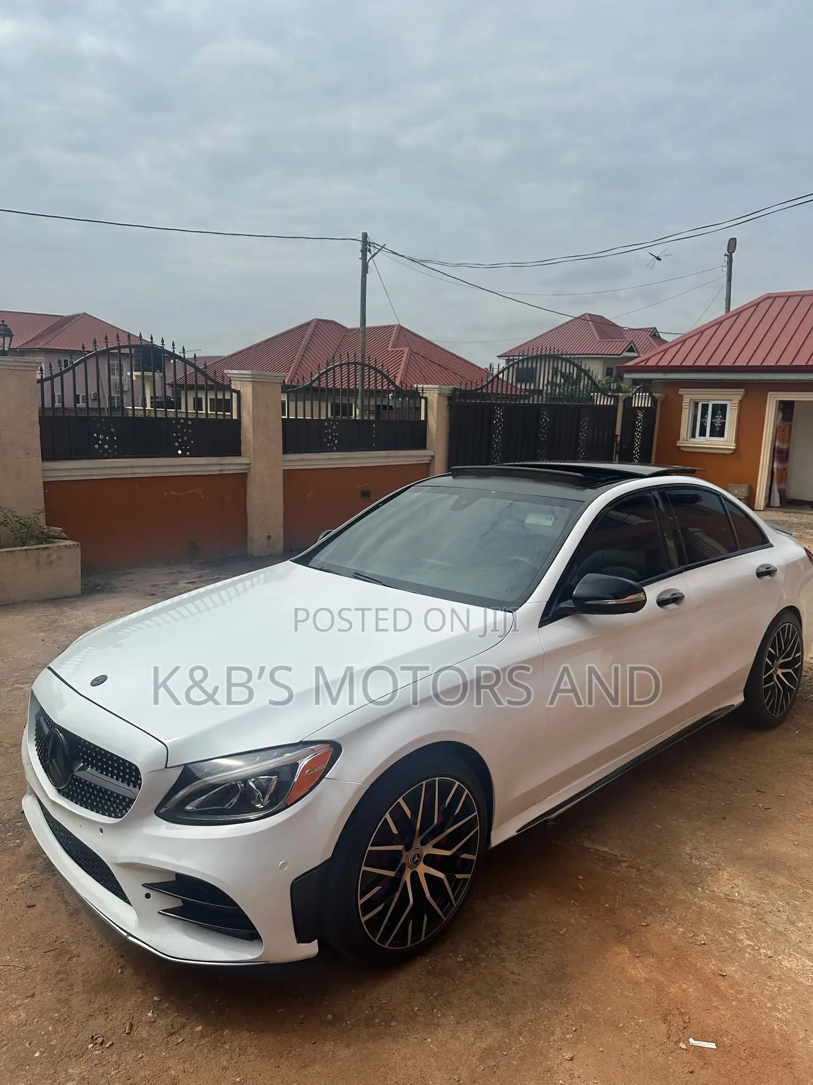 Mercedes-Benz C300 Luxury 4dr AWD 4Matic Sedan (2.0L 4cyl 7A) 2015