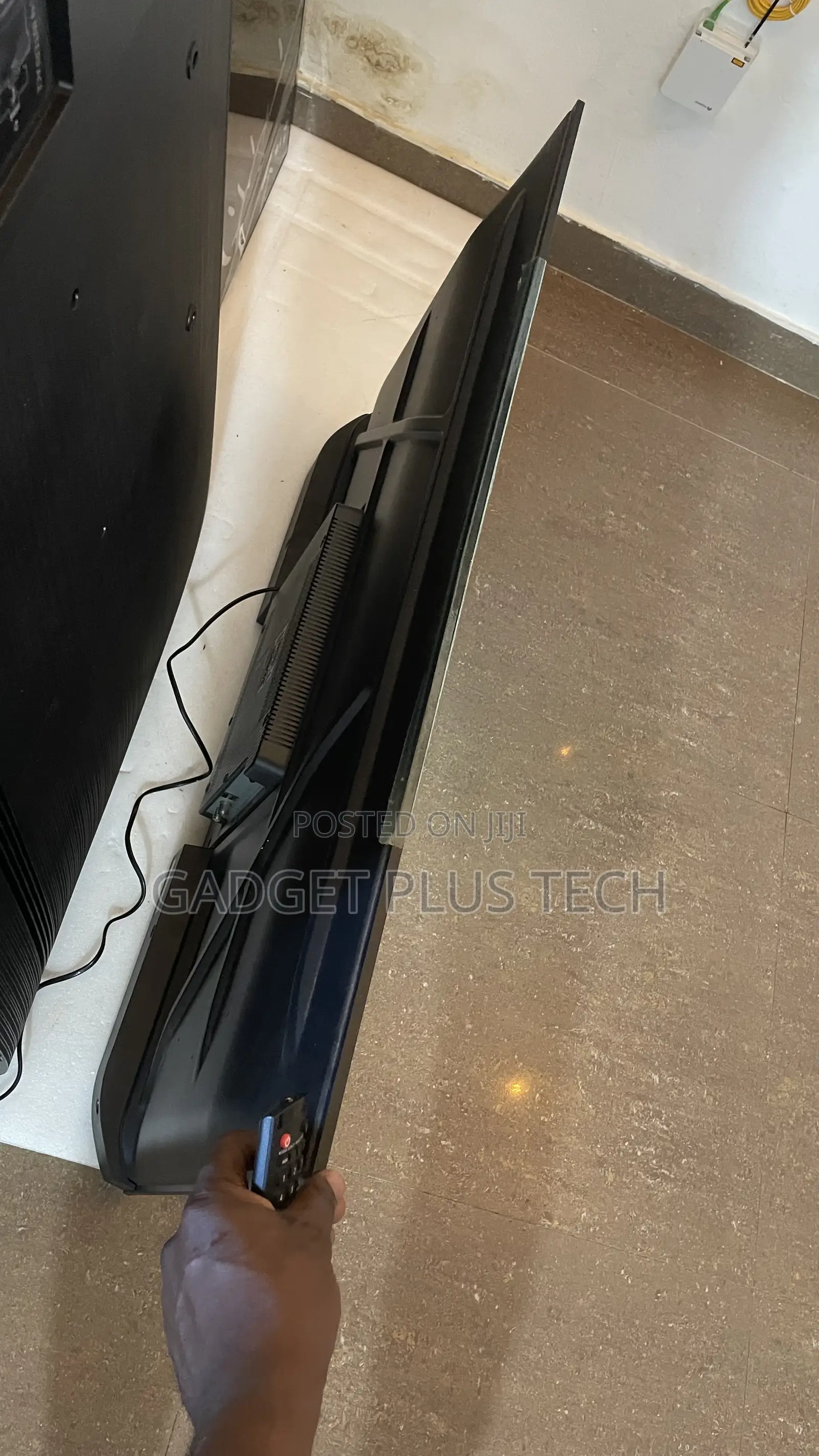 2025/26 43” Hikers FHD Smart TV (Very Neat)