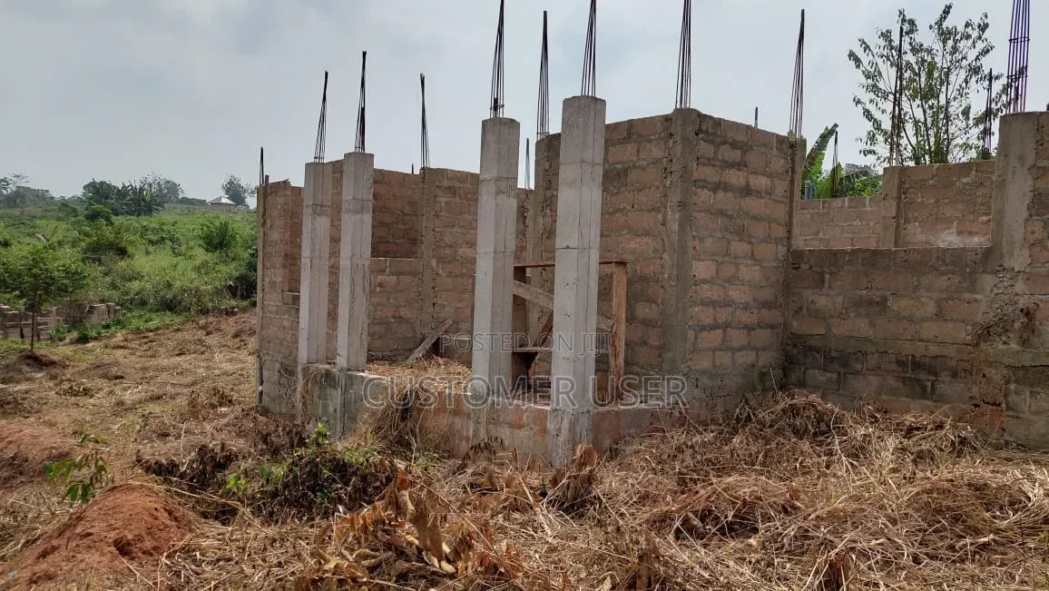 4bdrm Bungalow in Comarts Estates, Amasaman for sale