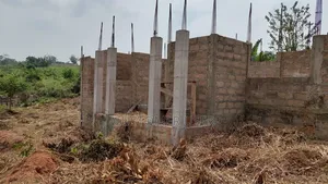 4bdrm Bungalow in Comarts Estates, Amasaman for sale