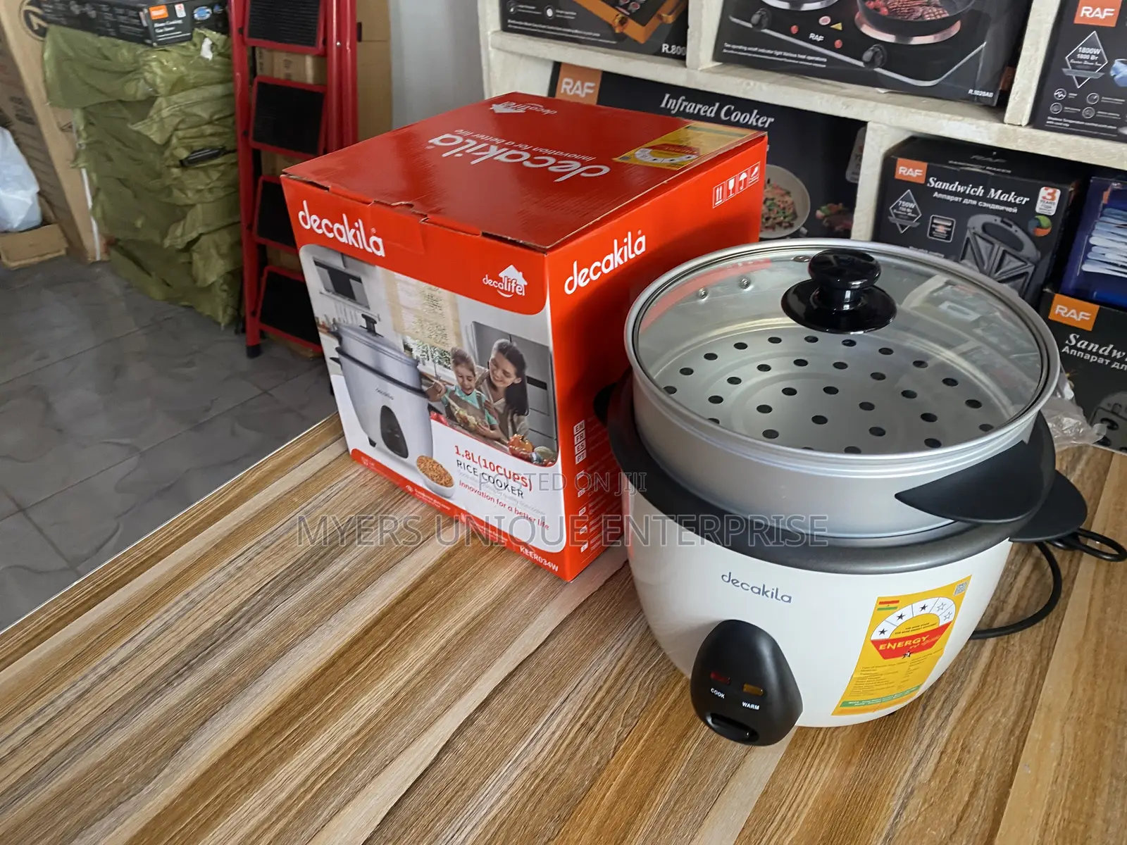 Energy Saving and Safe 1.8L Rice Cooker