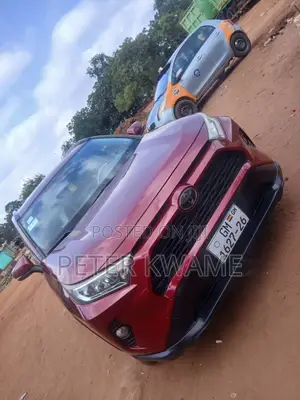 Toyota RAV4 XLE AWD 2020 Red