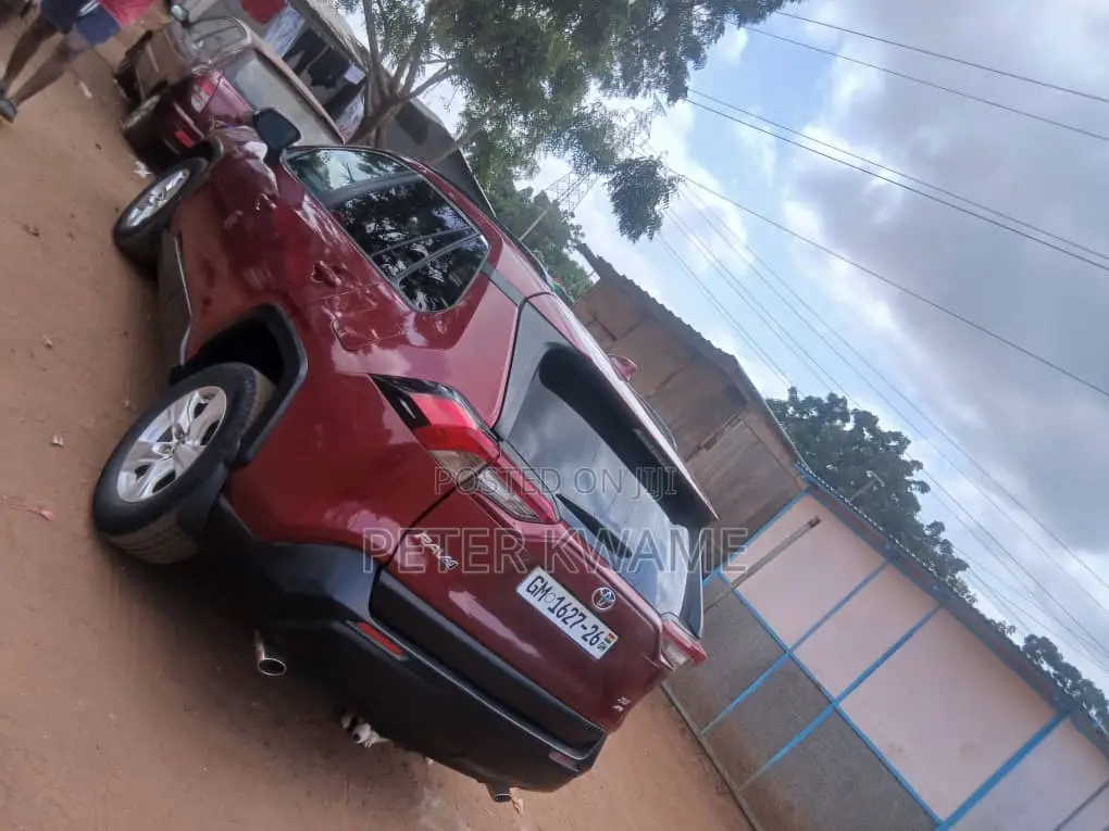 Toyota RAV4 XLE AWD 2020 Red