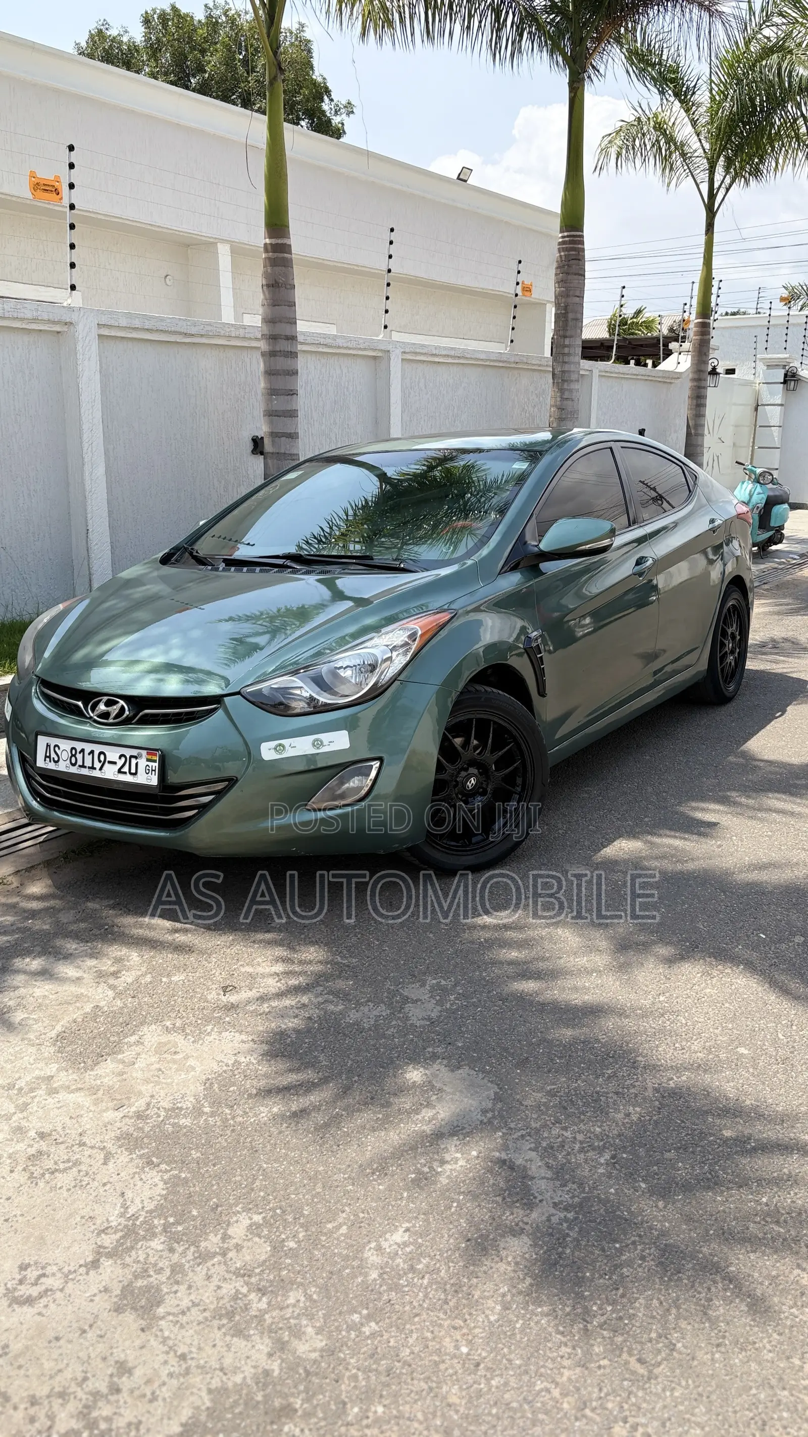 Hyundai Elantra Limited Sedan FWD (1.8L 4cyl 6A) 2013 Green